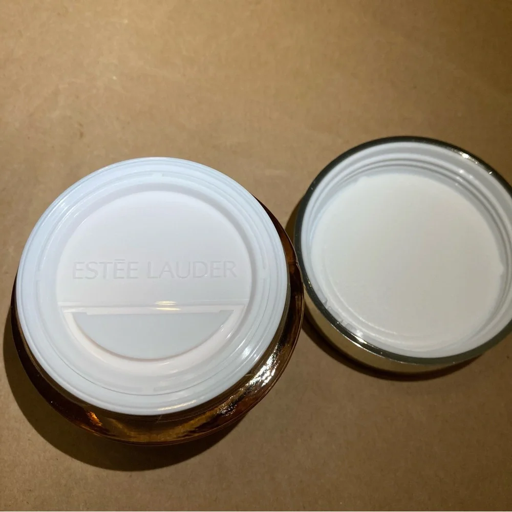 Estee Lauder cream - Picture 5 of 5